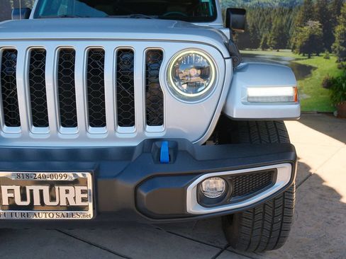 Used 2023 Jeep Wrangler Unlimited Sahara w/ Cold Weather Group AWD/4WD image 42