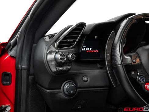 Used 2019 Ferrari 488 Pista Coupe RWD image 33
