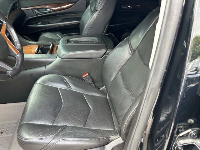 Used 2019 Cadillac Escalade ESV Premium Luxury AWD/4WD image 16