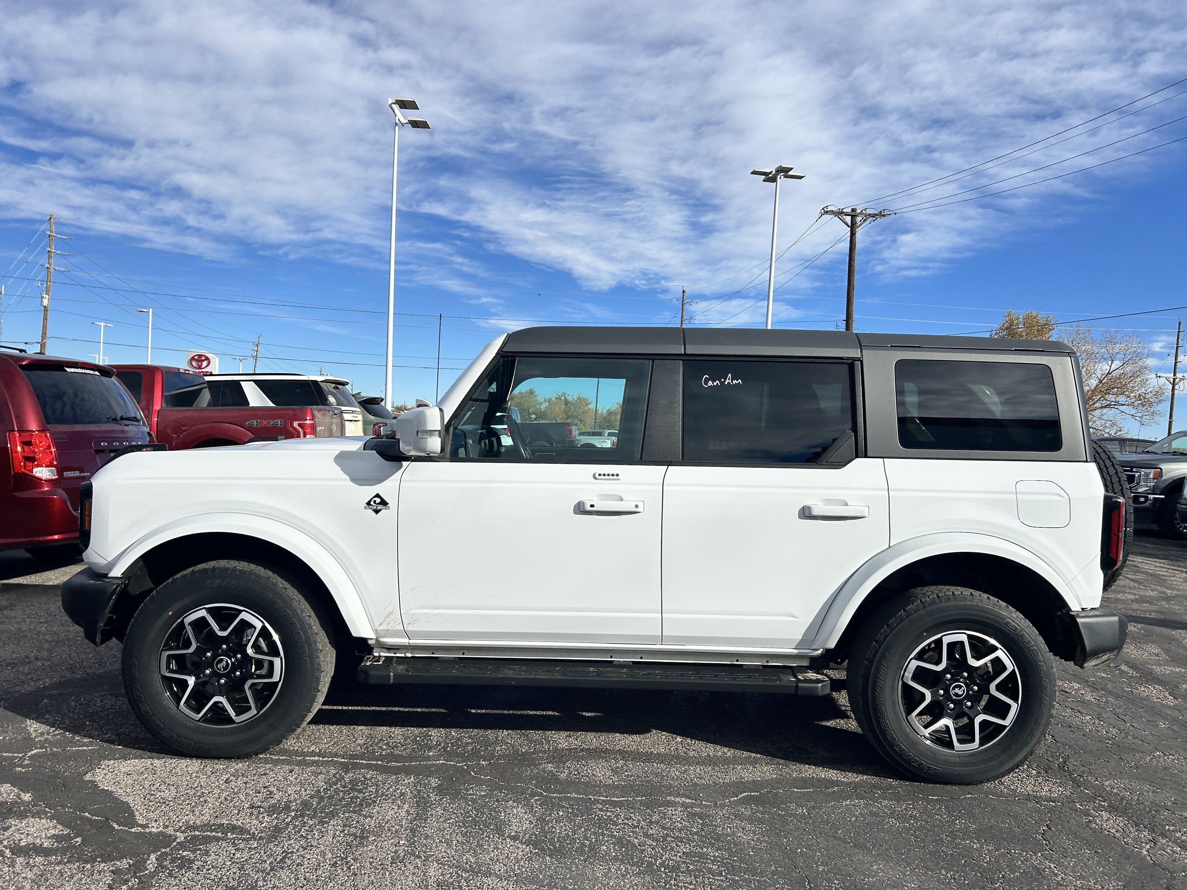 Used 2022 Ford Bronco Outer Banks AWD/4WD image 2