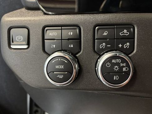 Used 2023 GMC Sierra 1500 Elevation w/ Preferred Package AWD/4WD image 23