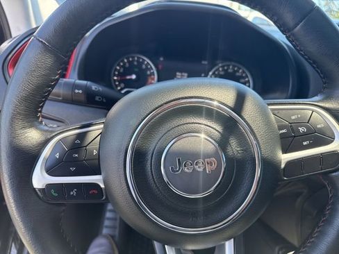 Used 2020 Jeep Renegade Trailhawk w/ Premium Leather Group AWD/4WD image 26