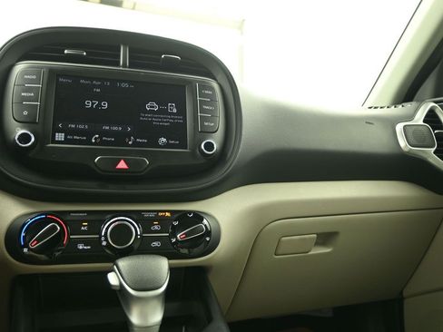 Used 2025 Kia Soul LX w/ LX Technology Package image 14