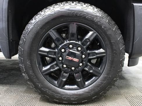 Used 2026 GMC Sierra 2500 AT4 w/ Technology Package AWD/4WD image 13