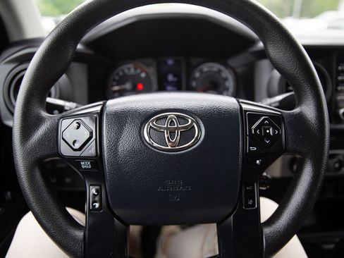 Used 2020 Toyota Tacoma SR AWD/4WD image 11