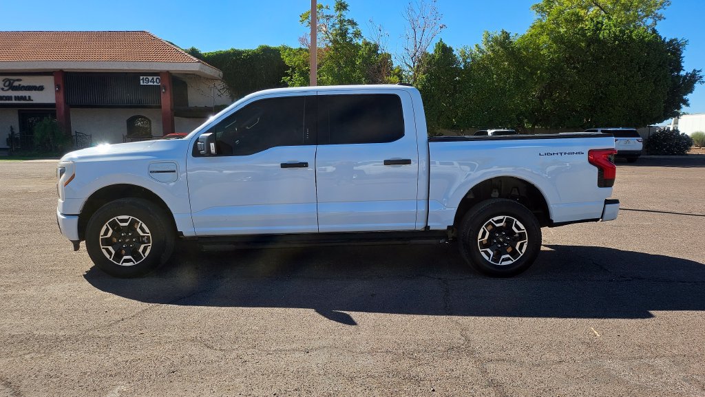 Used 2022 Ford F150 Lightning XLT AWD/4WD image 7