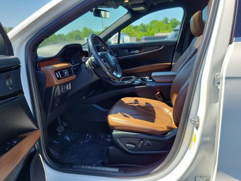 Certified 2022 Lincoln Nautilus Reserve w/ Equipment Group 201A AWD/4WD image 8