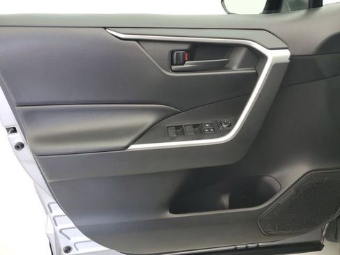 Used 2020 Toyota RAV4 LE w/ All Weather Liner Package AWD/4WD image 20