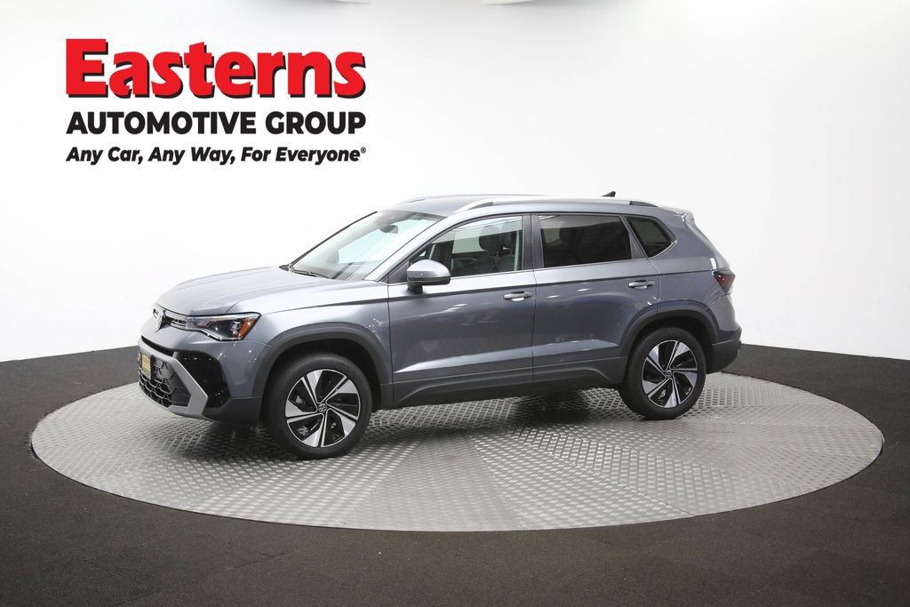 Used 2025 Volkswagen Taos SE AWD/4WD image 57
