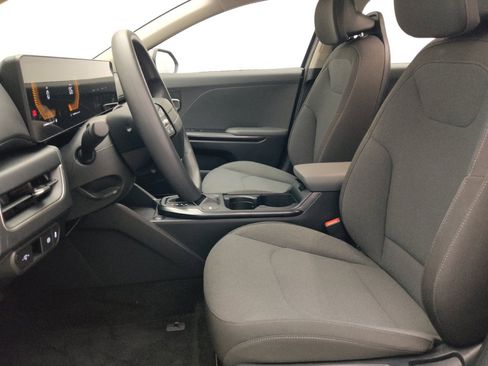 Used 2025 Kia K4 FWD image 17