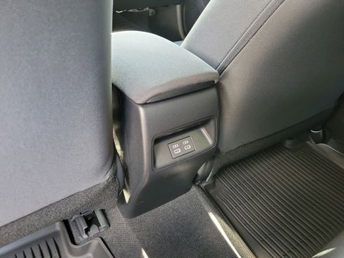Used 2025 Toyota Corolla LE FWD image 11