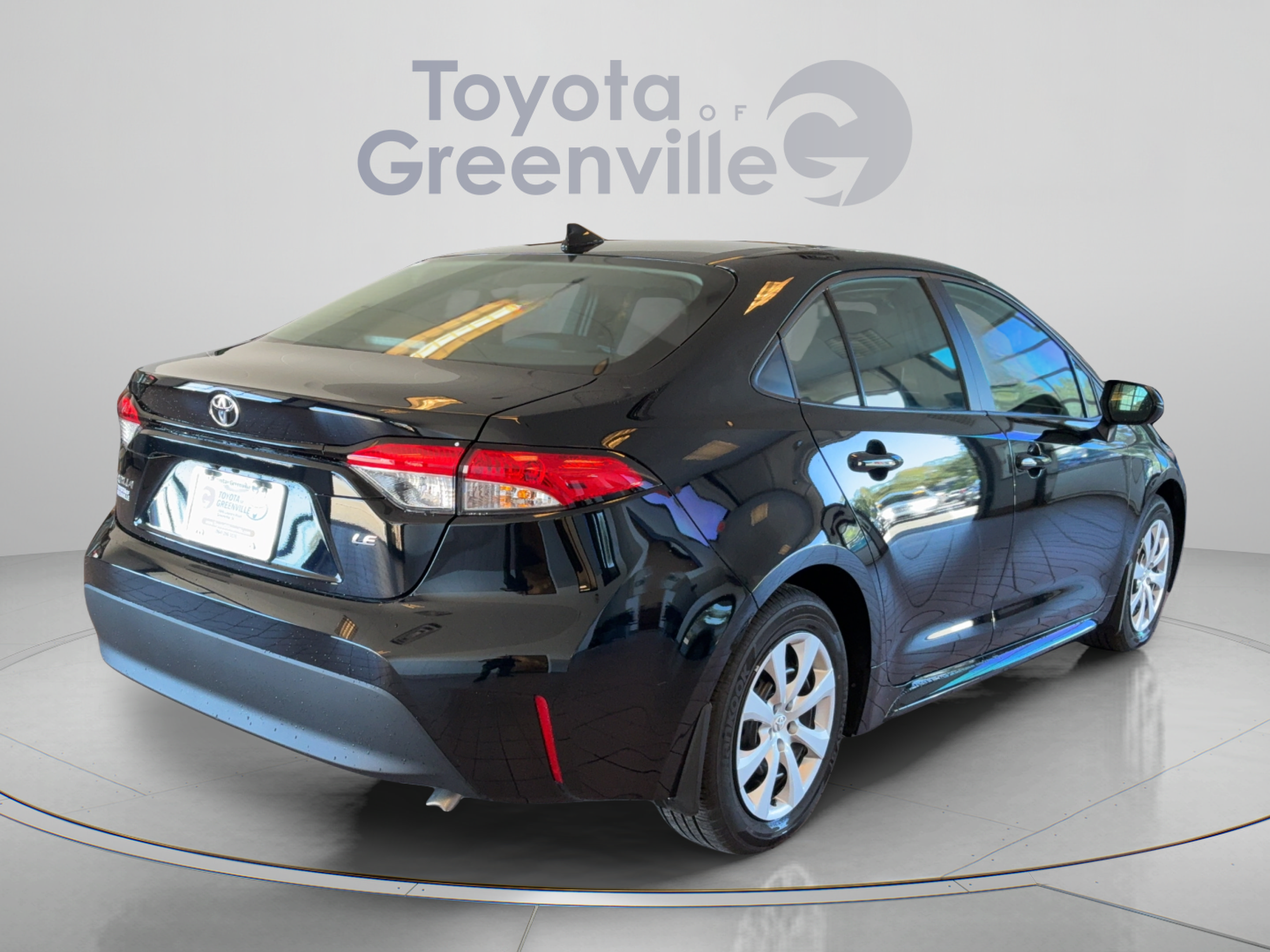 Used 2026 Toyota Corolla LE FWD image 6