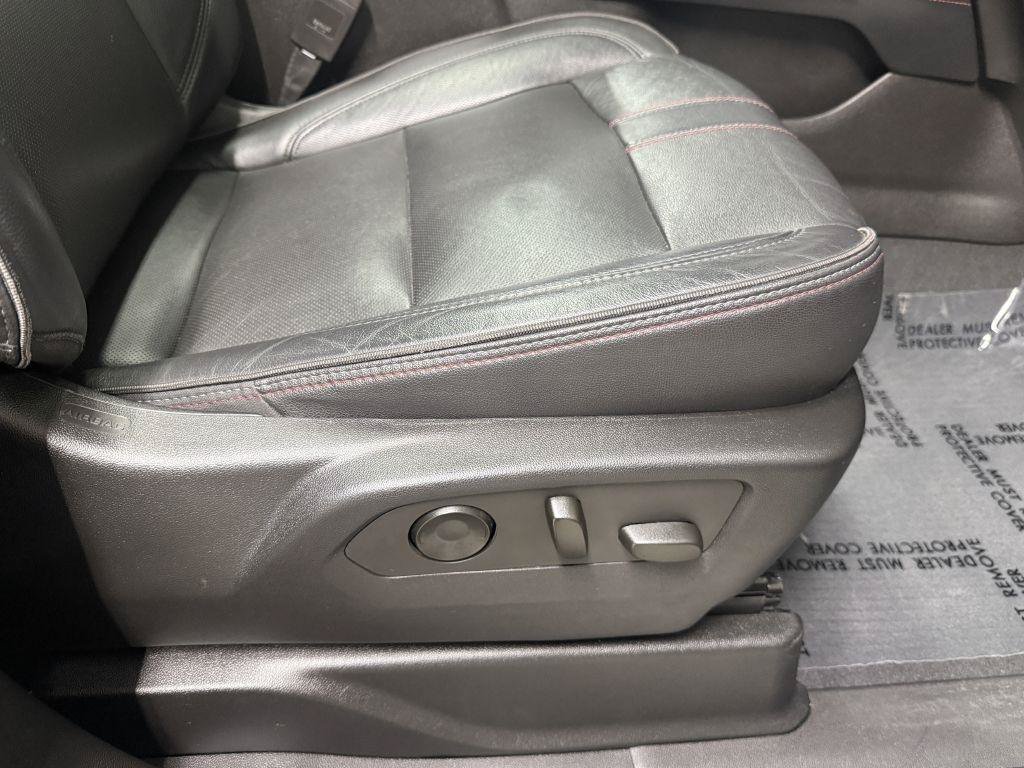 Used 2021 Chevrolet Suburban RST AWD/4WD image 38