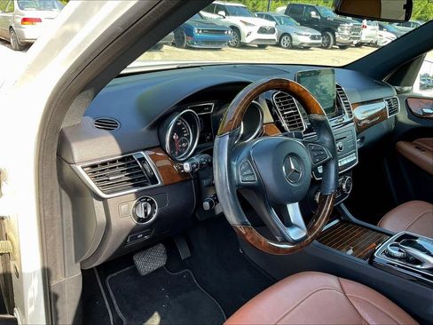 Used 2017 Mercedes-Benz GLE 350 image 4