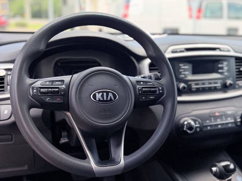 Used 2017 Kia Sorento L FWD image 20