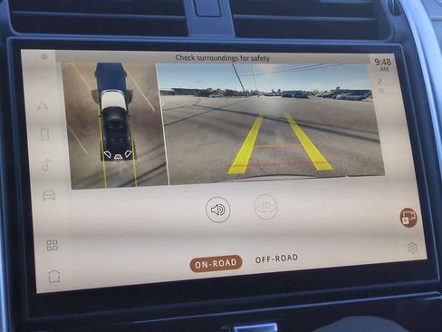 Used 2023 Land Rover Discovery S R-Dynamic image 30