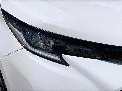Used 2025 Toyota Sienna XSE FWD image 28