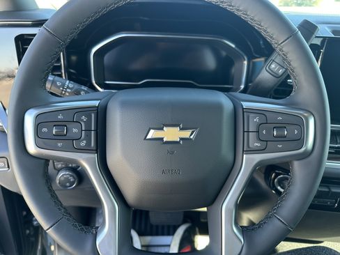 Used 2025 Chevrolet Silverado 1500 LT image 24