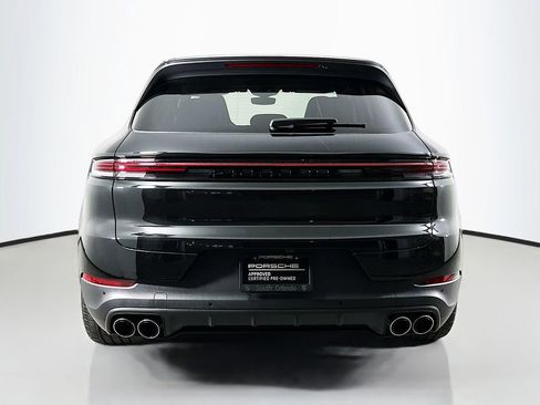 New 2025 Porsche Cayenne image 10