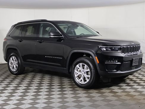 Used 2022 Jeep Grand Cherokee Limited image 54