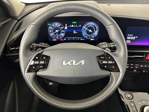 Used 2025 Kia Niro Wind w/ Wind Preserve Package FWD image 9
