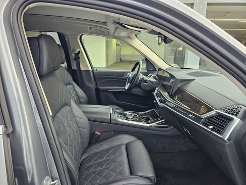 Used 2024 BMW X7 xDrive40i w/ Premium Package image 10