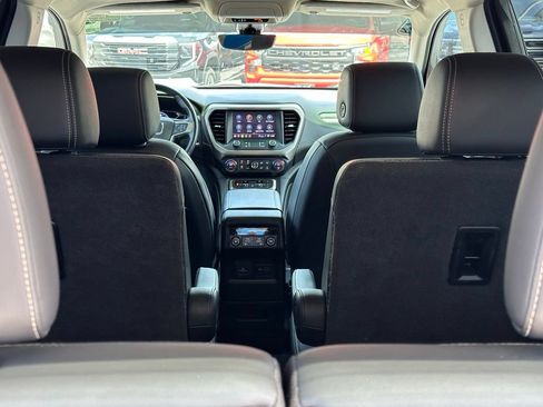 Used 2022 GMC Acadia Denali w/ Denali Ultimate Package FWD image 9