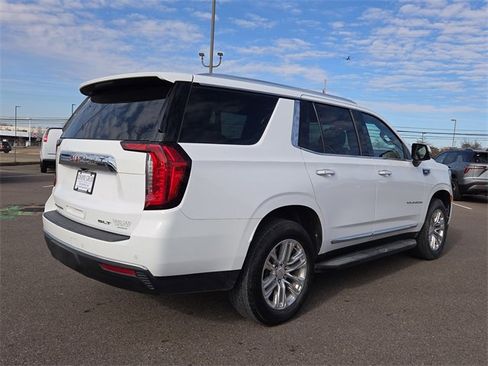 Used 2022 GMC Yukon SLT w/ SLT Luxury Package image 3