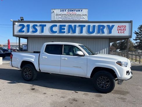 Used 2023 Toyota Tacoma SR5 w/ Technology Package image 1
