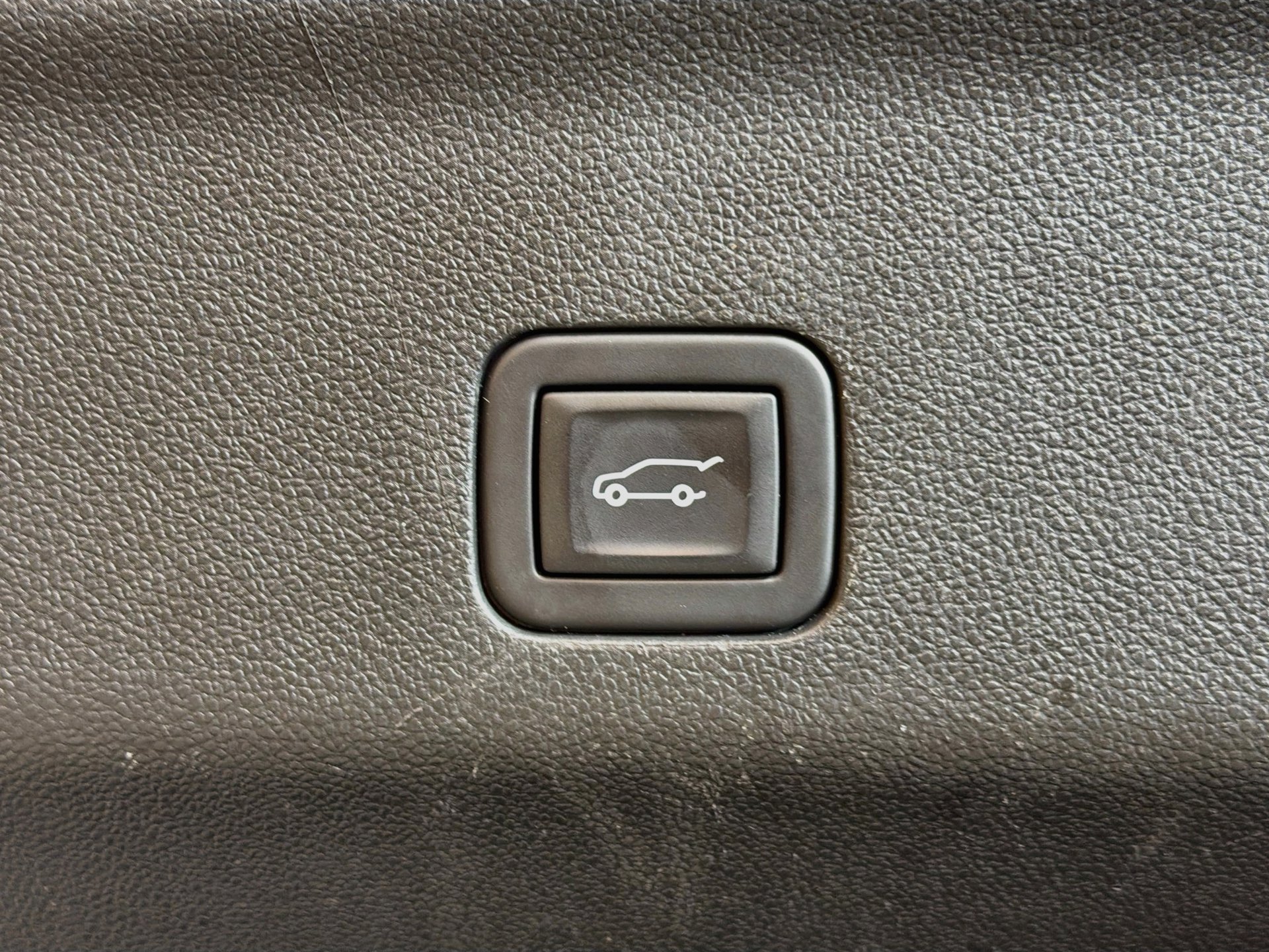 Used 2024 Cadillac Escalade ESV Sport Platinum AWD/4WD image 13