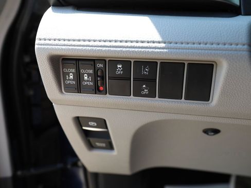 Used 2019 Honda Odyssey EX image 23