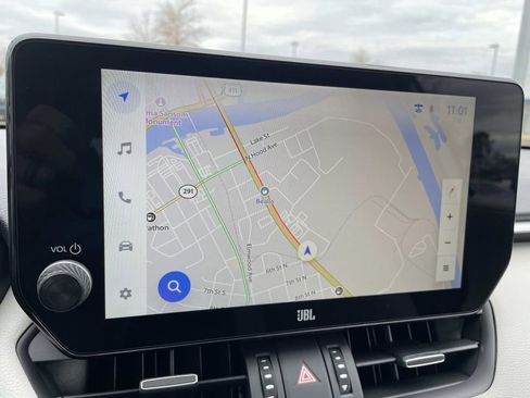 Used 2025 Toyota RAV4 Limited image 21