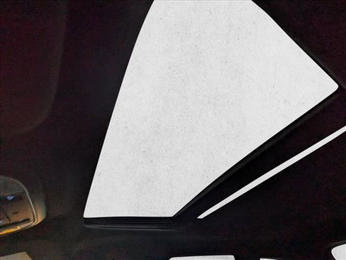 Used 2016 Jeep Grand Cherokee Overland image 16