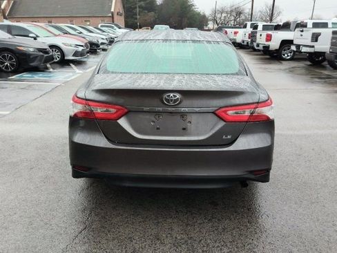 Used 2018 Toyota Camry LE image 4