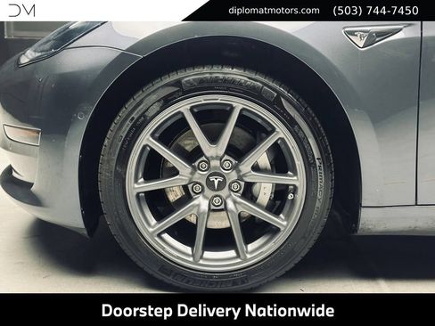 Used 2018 Tesla Model 3 Long Range RWD image 35