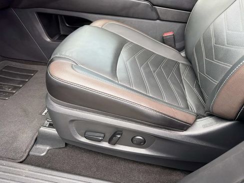Used 2024 Nissan Pathfinder Platinum FWD image 22