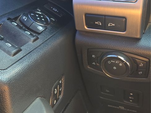 Used 2022 Ford F250 Platinum AWD/4WD image 14