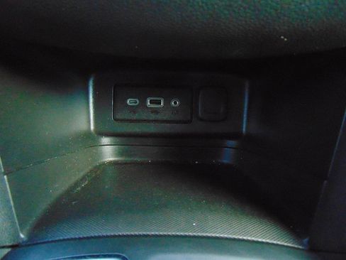 Used 2022 Chevrolet Equinox LT image 36