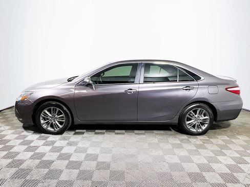 Used 2017 Toyota Camry SE FWD image 4