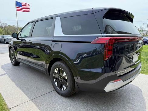 New 2026 Kia Carnival LXS FWD image 8