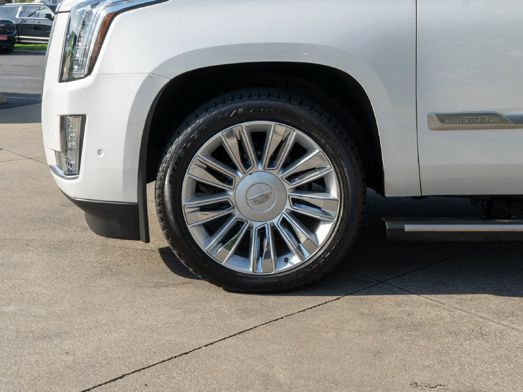 Used 2019 Cadillac Escalade Platinum AWD/4WD image 35