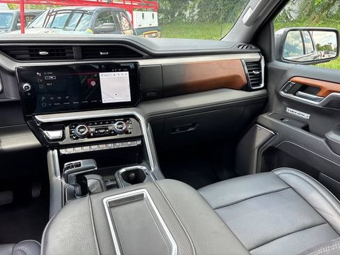 Used 2022 GMC Sierra 1500 Denali AWD/4WD image 12