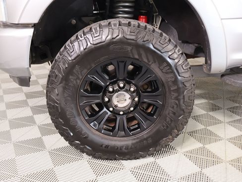 Used 2021 Ford F250 Platinum w/ Tremor Off-Road Package AWD/4WD image 19