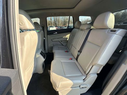 Used 2018 Volkswagen Atlas SEL image 19
