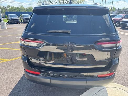 Used 2023 Jeep Grand Cherokee L Laredo AWD/4WD image 7