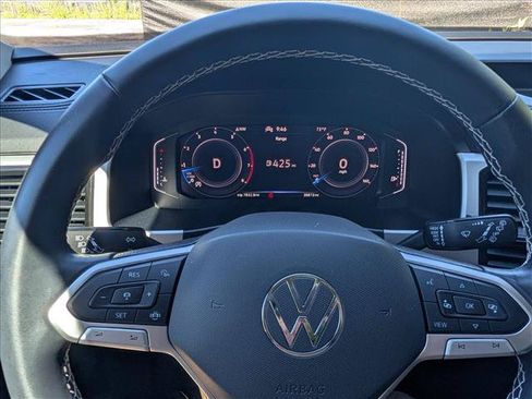 Used 2023 Volkswagen Atlas SE w/ Panoramic Sunroof Package FWD image 40