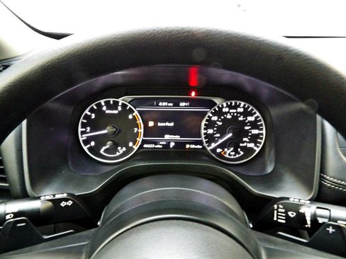 Used 2024 Nissan Rogue S AWD/4WD image 15