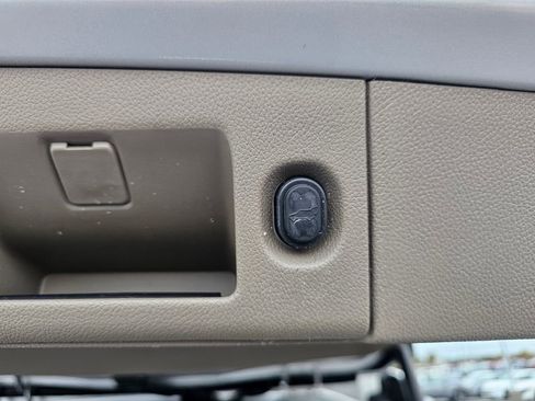 Used 2018 GMC Yukon SLT w/ Premium Edition image 14