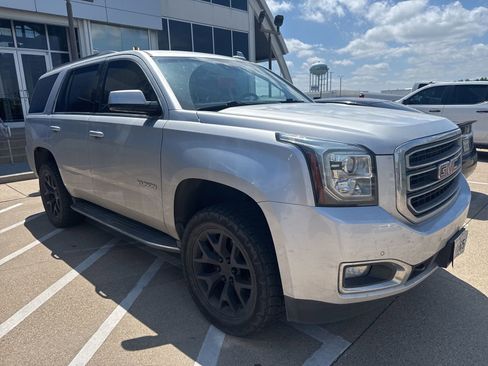 Used 2019 GMC Yukon SLT AWD/4WD image 3