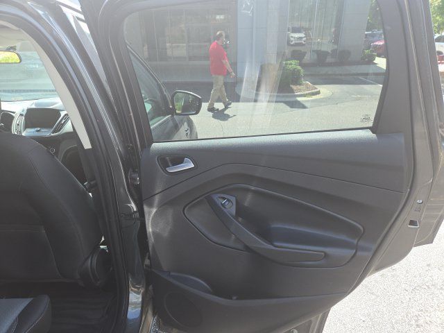 Used 2019 Ford Escape SE FWD image 17